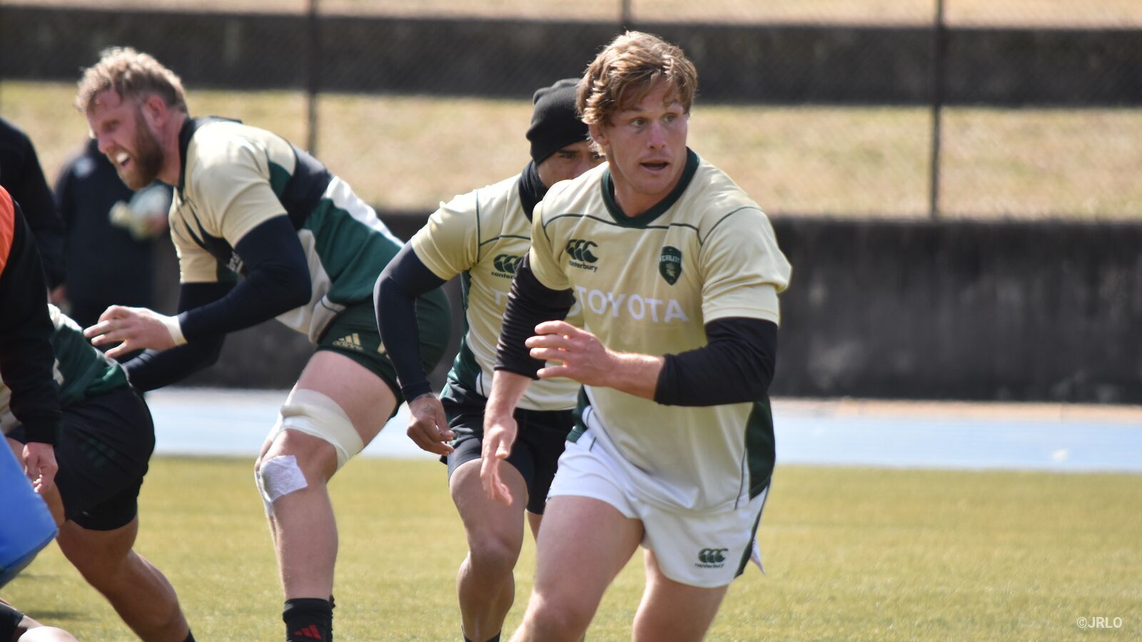 トヨタヴェルブリッツ　ラグビー　ヤッケ上下 トヨタヴェルブリッツ ラグビー ヤッケ上下 トヨタヴェルブリッツ